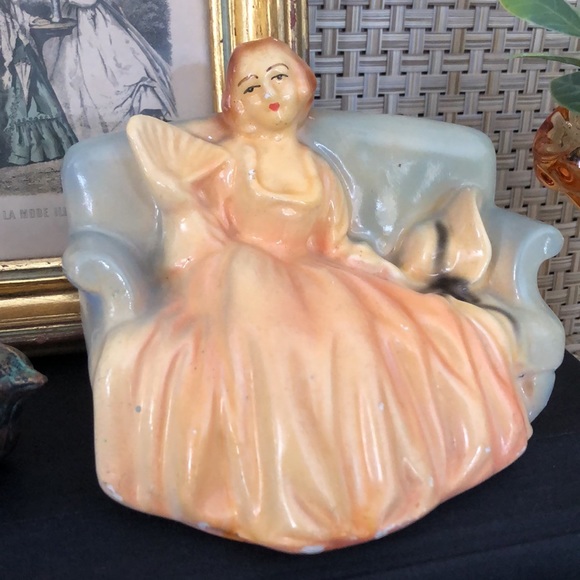 Vignette Set Of Three Victorian Style Decor Pieces - Picture 4 of 16